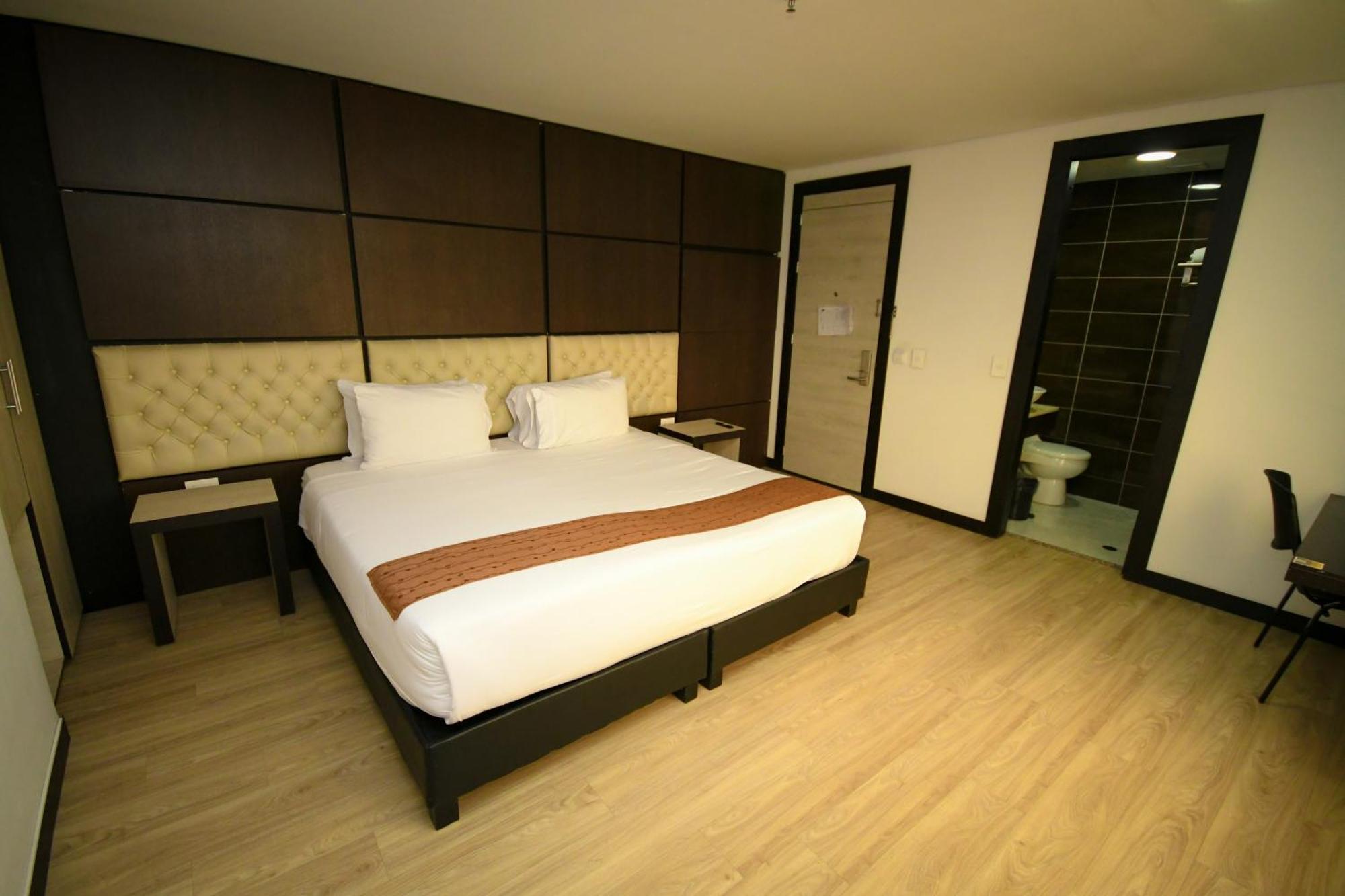 Hotel American Visa Tower 4*
